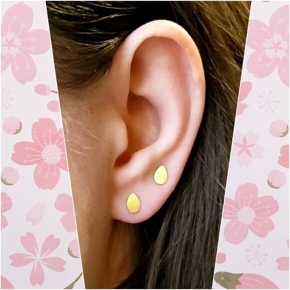 Gold Brushed Teardrop Raindrop Stud Earrings Gold Cloud Stud Earrings set - Picture 8 of 10